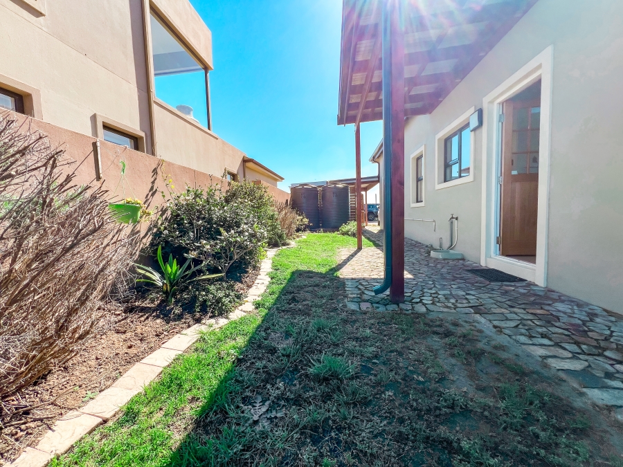 To Let 2 Bedroom Property for Rent in Robberg Ridge Western Cape